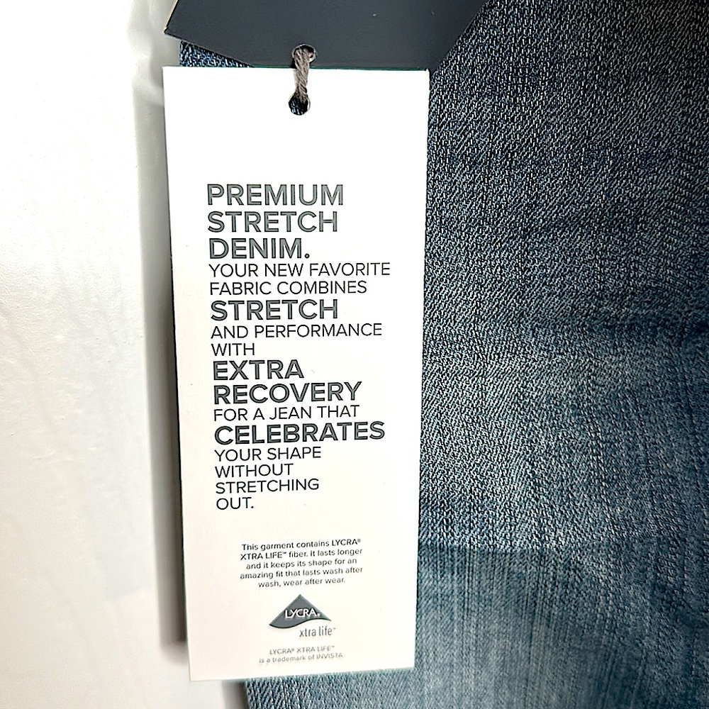 Don’t miss OUT 👀! NWT - fresh pair of skinny 👖 anyone? These are premium ultra - Picture 7 of 16